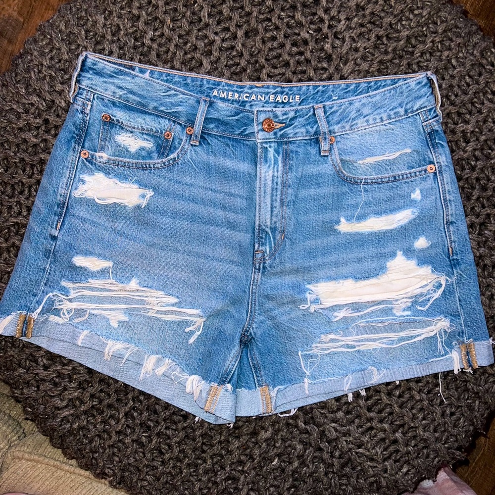 ♡ American Eagle • Tom Girl Short ♡